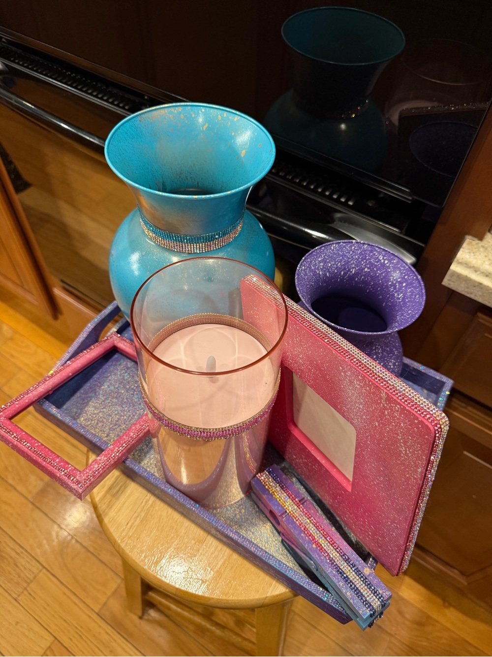7 piece home decor bundle! Tray/vases/frames/candle/pin